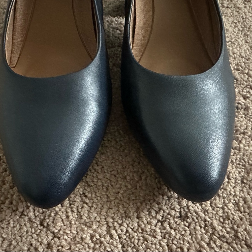 Aerosoles Silver Star Navy Pumps High Heels Memory Foam Size 9 - Picture 3 of 5
